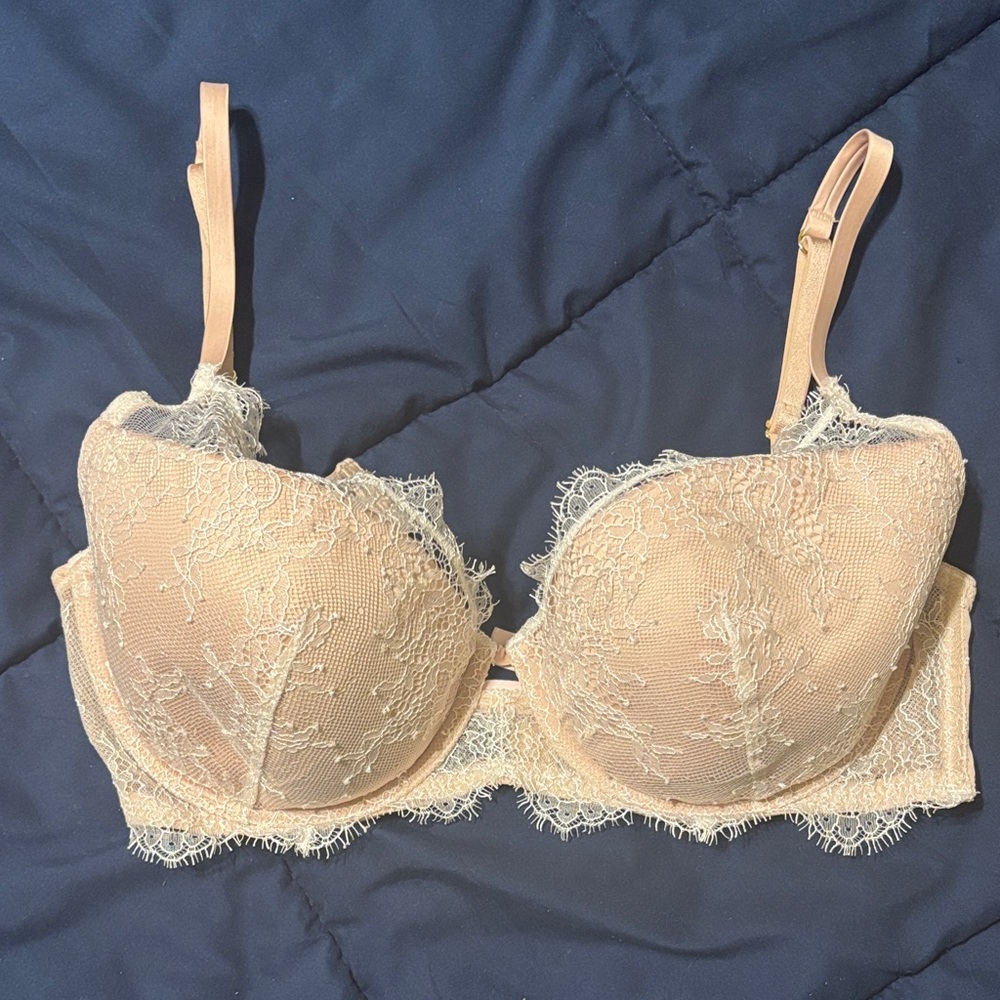 NWOT Lace Bra in Nude Light Pink Blush